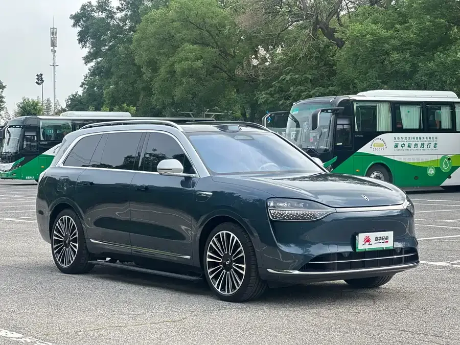 AITO M9 M9 2024 Extended Range Ultra Edition 42kWh 6-seater Edition 2024 — миниатюра 2