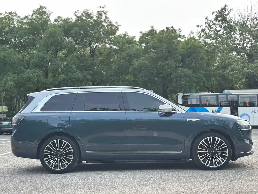 AITO M9 M9 2024 Extended Range Ultra Edition 42kWh 6-seater Edition 2024 — миниатюра 3