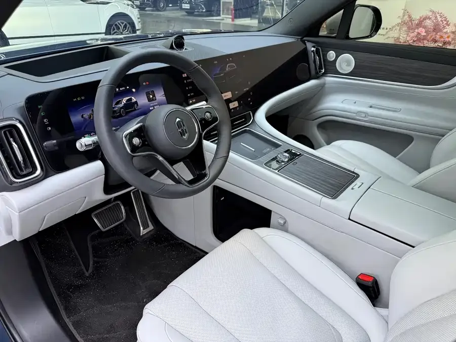 AITO M9 M9 2024 Extended Range Ultra Edition 42kWh 6-seater Edition 2024 — миниатюра 4