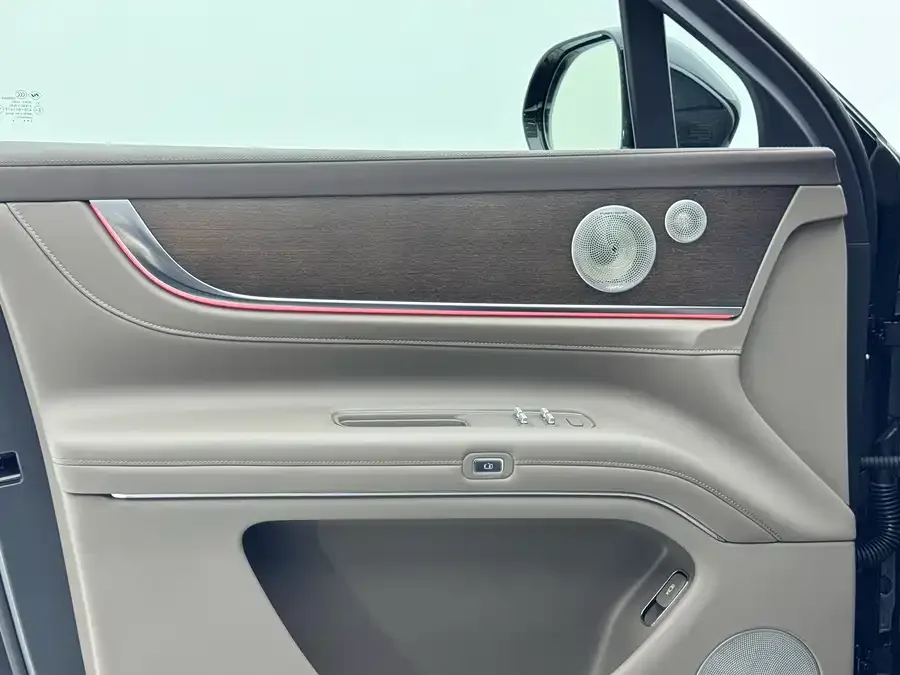 AITO M9 Wenjie M9 2025 Extended Range Ultra Edition 52kWh 6-Seat Version (192-line LiDAR) 2025 — миниатюра 3