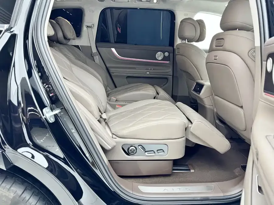 AITO M9 Wenjie M9 2025 Extended Range Ultra Edition 52kWh 6-Seat Version (192-line LiDAR) 2025 — миниатюра 5