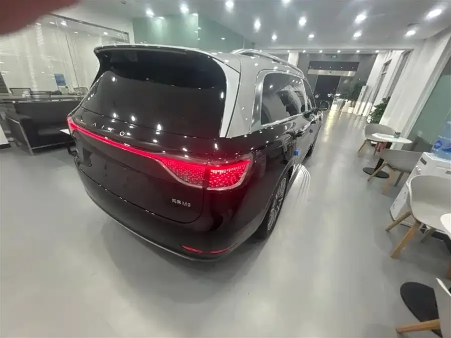 AITO M9 Wenjie M9 2025 Extended Range Max Edition 52kWh 5-Seat Version (192-line LiDAR) 2026 — миниатюра 4