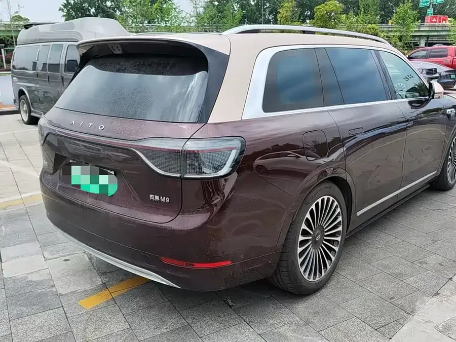 AITO M9 Wenjie M9 2025 Extended Range Ultra Edition 52kWh 6-Seat Version (192-line LiDAR) 2025 — миниатюра 4