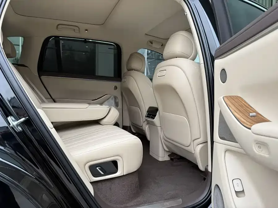 AITO M7 Wenjie M7 2026 Extended Range Max Version 5-Seater (192-line LiDAR) 2025 — миниатюра 4