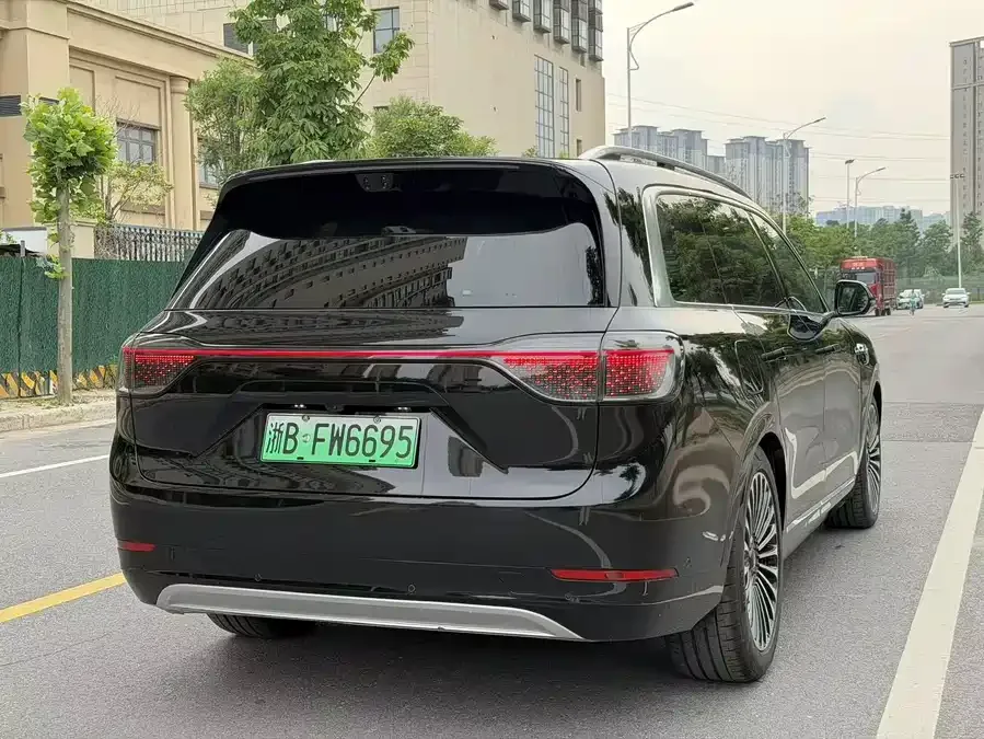 AITO M9 Wenjie M9 2025 Extended Range Ultra Edition 52kWh 6-Seat Version (896-line LiDAR) 2026 — миниатюра 2