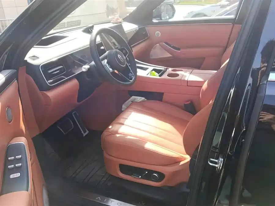 AITO M7 Wenjie M7 2026 Extended Range Pro+ 4WD 5-Seater 2026 — миниатюра 3