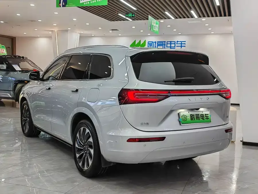 AITO M7 QM7 2024 1.5T RWD Plus Edition 5 Seaters 2023 — миниатюра 4