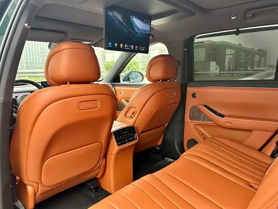 AITO M7 Wenjie M7 2026 Extended Range Ultra 4WD 5-Seater (192-line LiDAR) 2025 — миниатюра 3