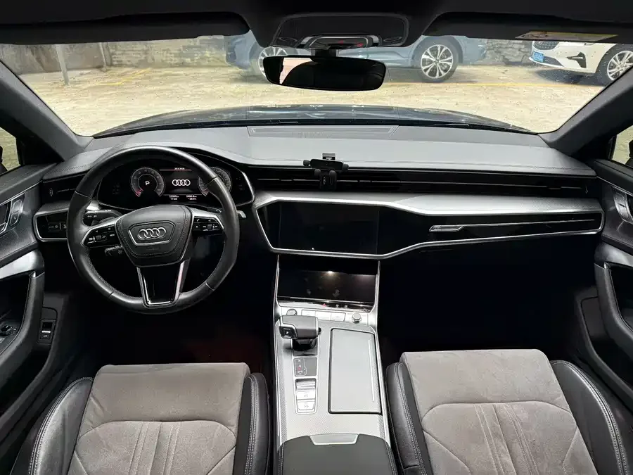Audi A6L 2024 45 TFSI Premium Dynamic Model 2024 — миниатюра 2