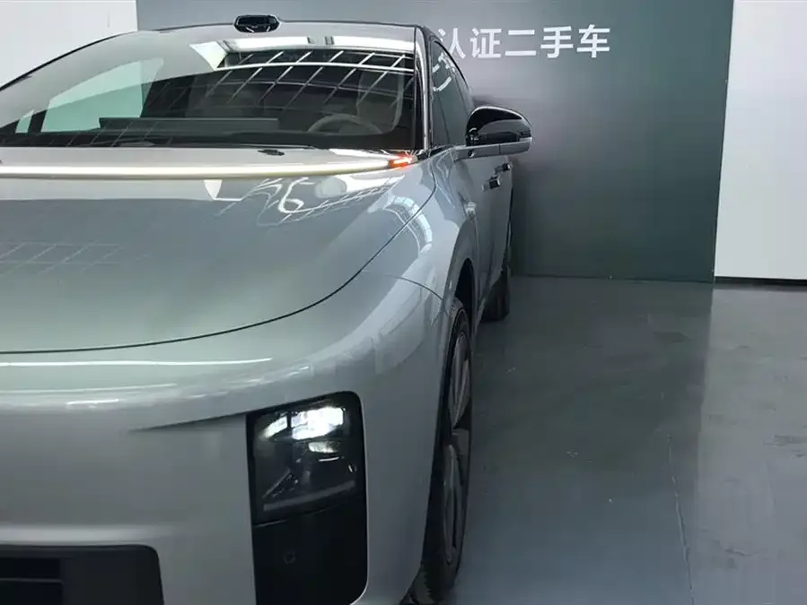 Li Auto i6 Ideal i6 2025 two-wheel drive standard version 2025 — миниатюра 2