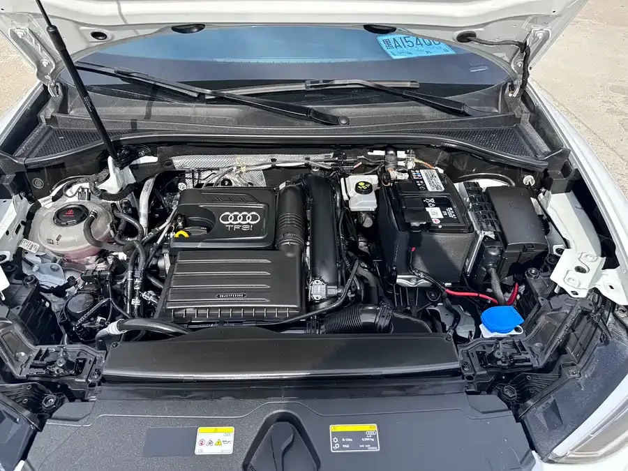 Audi Q3 2023 35 TFSI Fashion Dynamic Edition (1.4T) 2023 — миниатюра 3