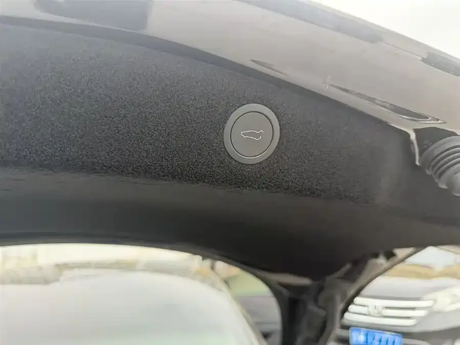 Tesla Model 3 Model 3 2025 Long Range All-Wheel Drive 2026 — миниатюра 5
