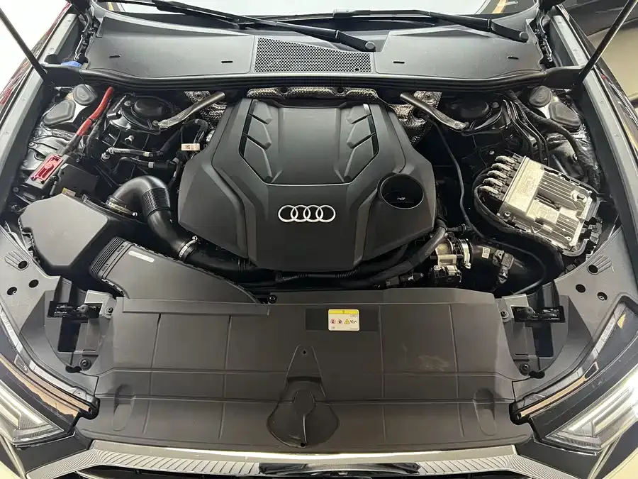 Audi A6L 2023 55 TFSI quattro exclusive dynamic model 2023 — миниатюра 5
