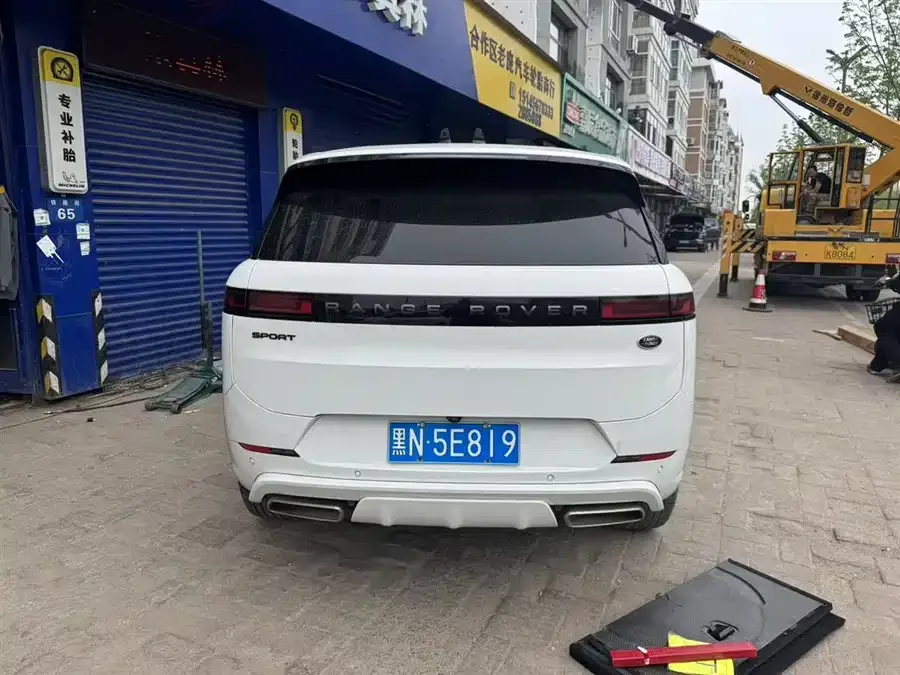 Land Rover Range Rover Sport Range Rover Sport 2024 400PS Dynamic SE 2023 — миниатюра 4