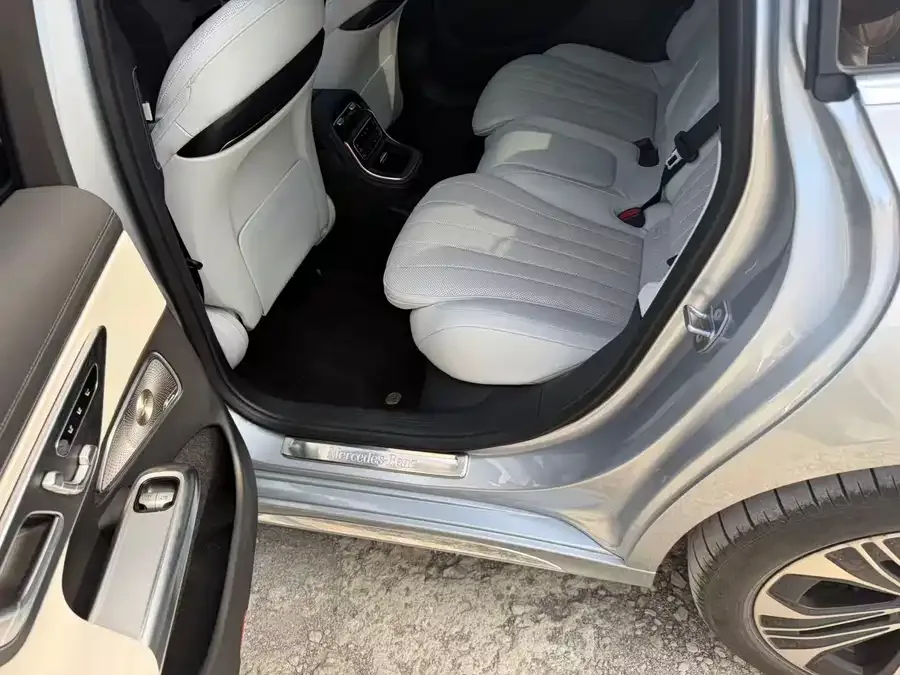 Mercedes-Benz E-class new energy Mercedes-Benz E-Class New Energy 2024 E 350 e L Plug-in Hybrid Sports Sedan 2025 — миниатюра 4