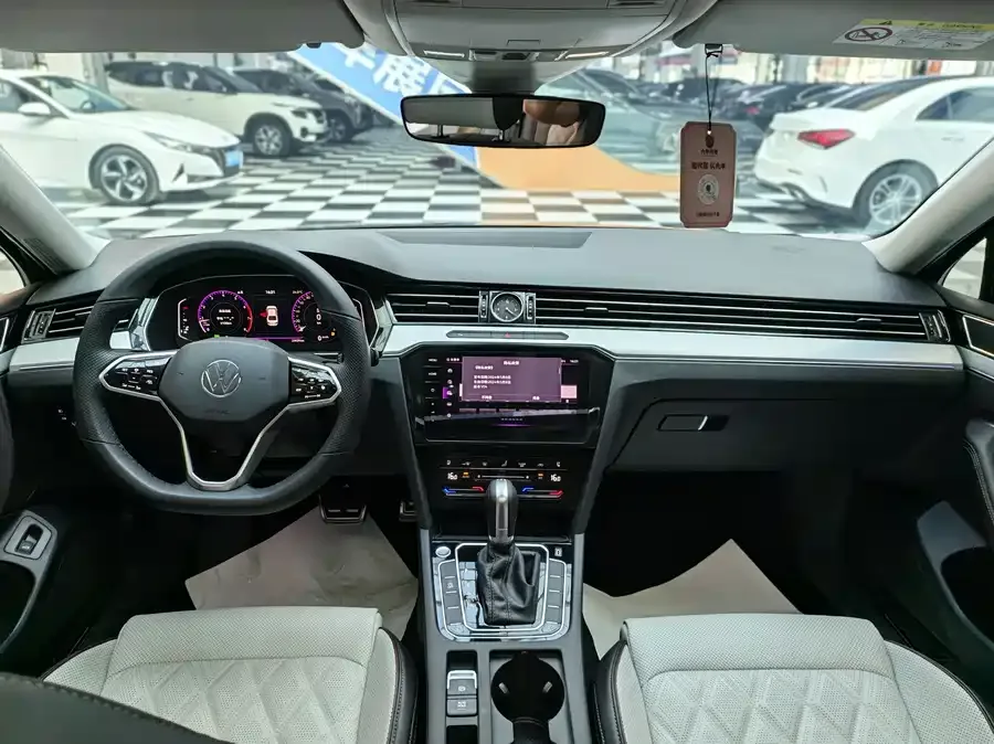 Volkswagen Magotan Magotan 2023 2 million commemorative edition 330TSI DSG luxury model 2023 — миниатюра 3