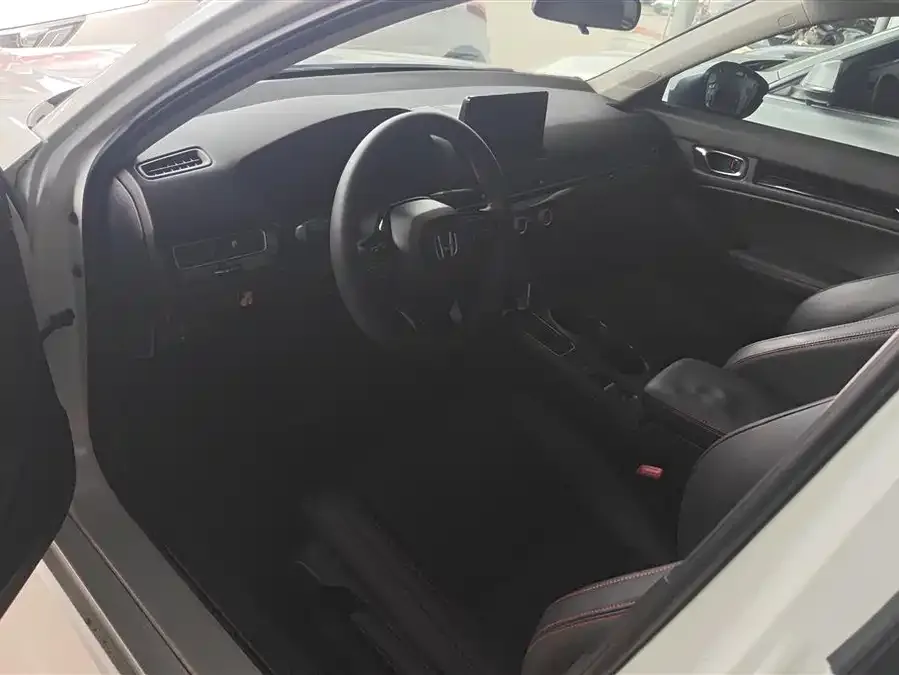 Honda CIVIC 2022 Civic 240TURBO CVT Dynamic Edition 2022 — миниатюра 3