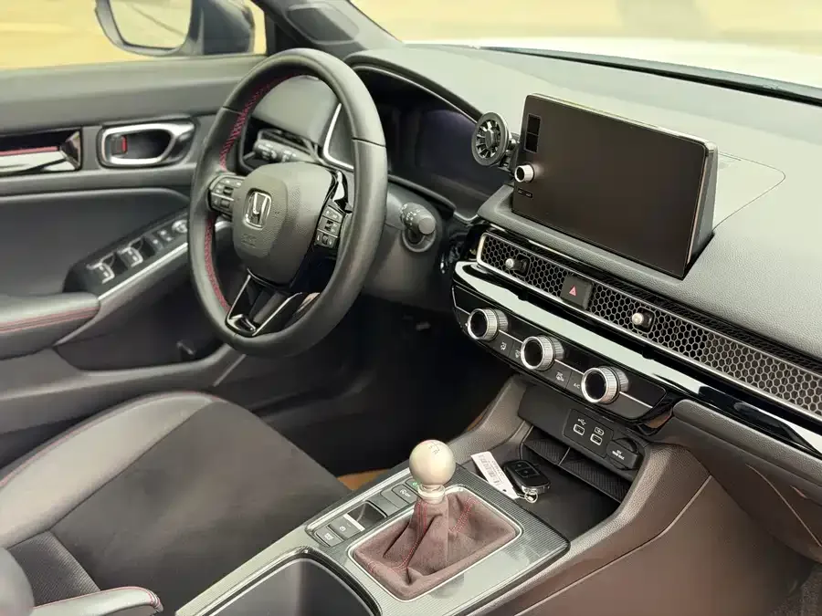 Honda CIVIC Civic 2023 HATCHBACK 240TURBO manual extreme version 2024 — миниатюра 4