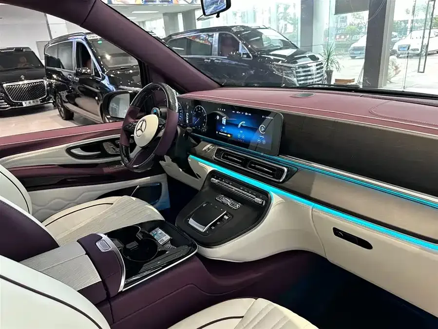 Mercedes-Benz Vito Vito 2024 2.0T Elite Edition 7 Seaters 2026 — миниатюра 2