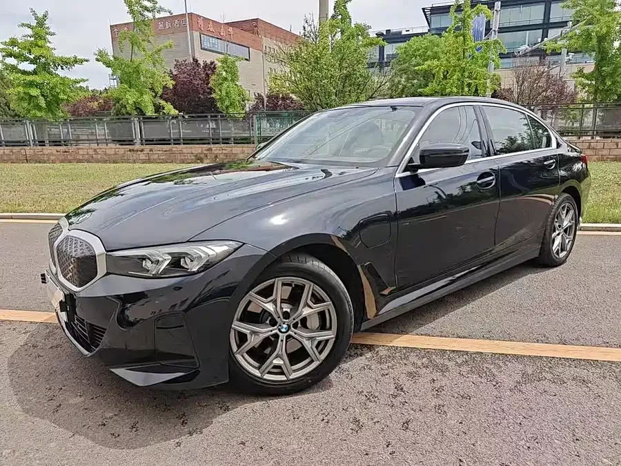 BMW i3 2025 eDrive 35 L 2025 — фото 1, купить с доставкой в Москву