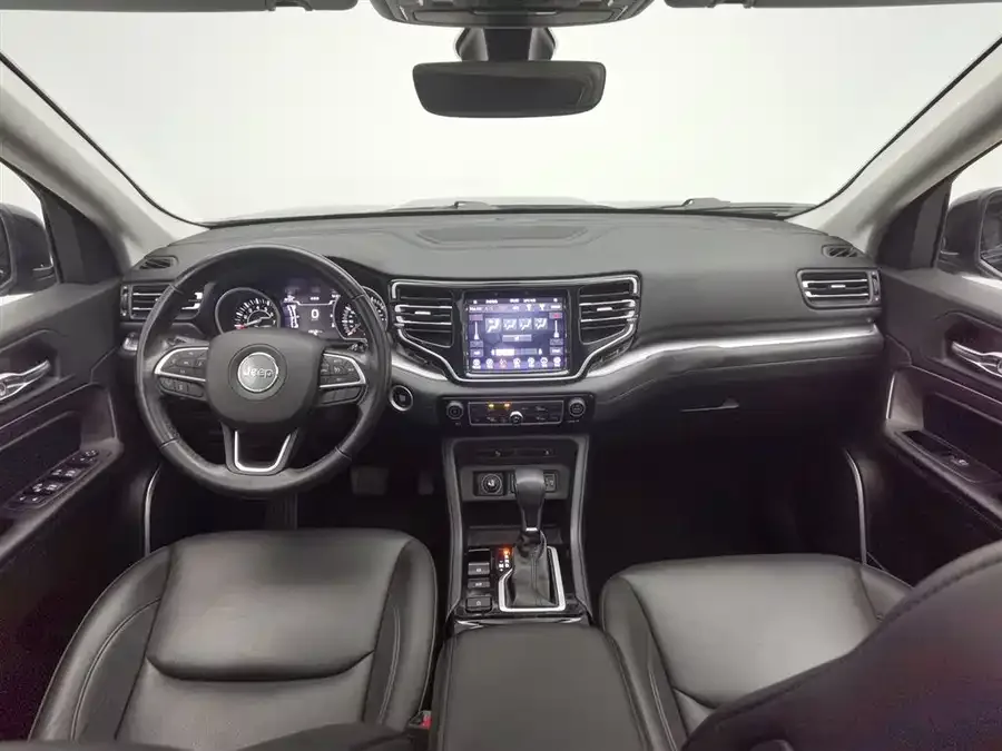 Jeep Commander Commander 2022 2.0T two-wheel drive luxury version 2022 — миниатюра 2
