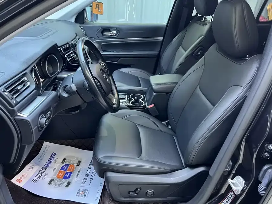 Jeep Commander Commander 2022 2.0T two-wheel drive luxury version 2022 — миниатюра 5