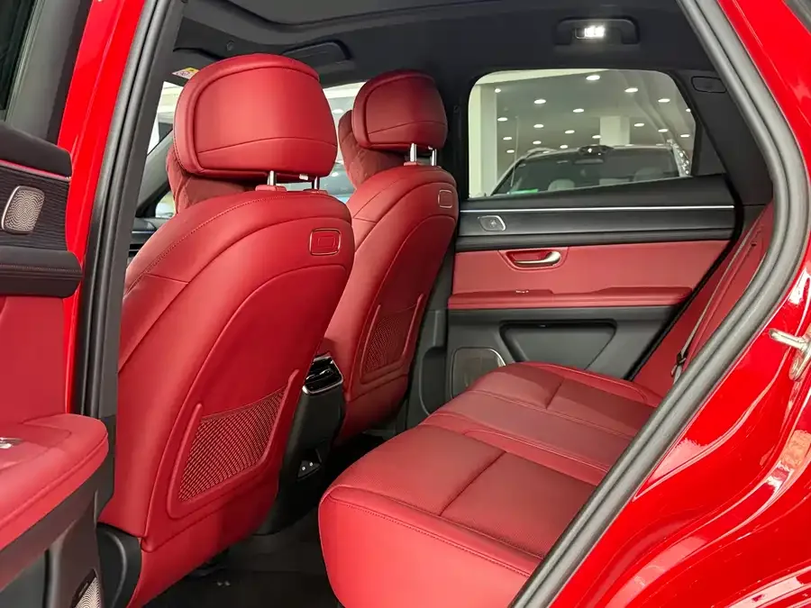 AITO M5 M5 2025 Extended Range Ultra 4WD Edition 2025 — миниатюра 3