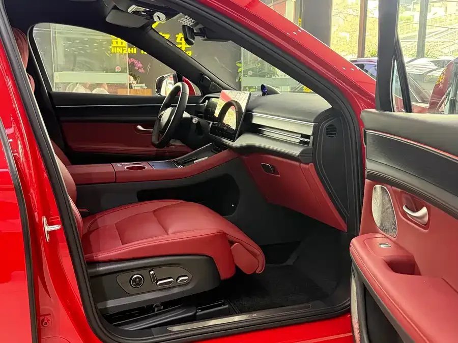 AITO M5 M5 2025 Extended Range Ultra 4WD Edition 2025 — миниатюра 4