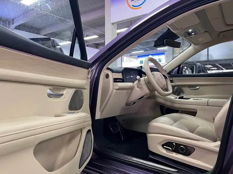 AITO M5 M5 2025 Extended Range Ultra 4WD Edition 2025 — миниатюра 2