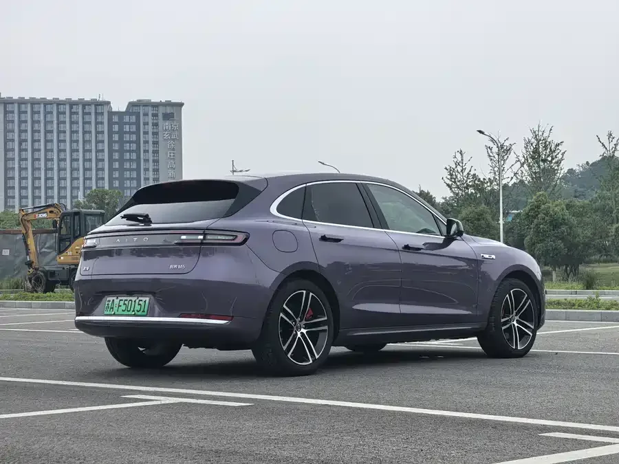 AITO M5 M5 2025 Extended Range Ultra 4WD Edition 2025 — миниатюра 2