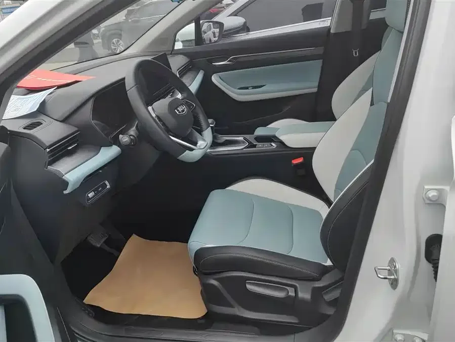 Geely Emgrand S Emgrand S 2022 1.4T CVT Crossover Player Edition 2023 — миниатюра 3