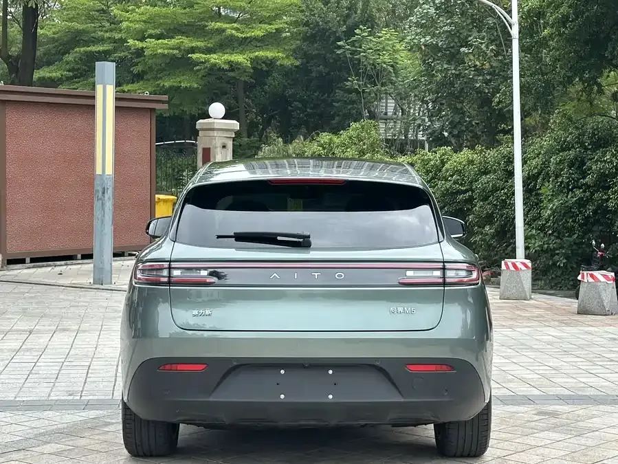 AITO M5 M5 2022 Extended Range 4WD Ultimate Edition 2022 — миниатюра 2