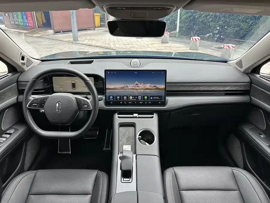 AITO M5 M5 2022 Extended Range 4WD Ultimate Edition 2022 — миниатюра 3