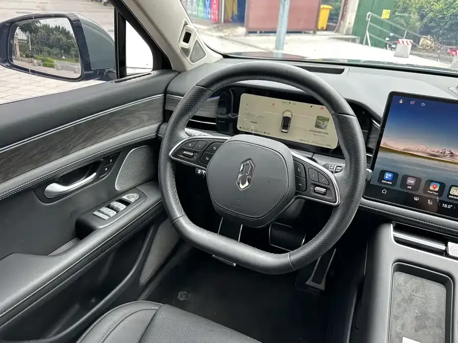 AITO M5 M5 2022 Extended Range 4WD Ultimate Edition 2022 — миниатюра 4