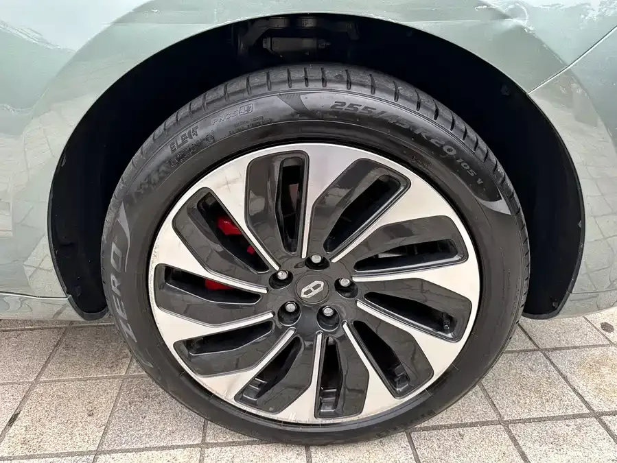 AITO M5 M5 2022 Extended Range 4WD Ultimate Edition 2022 — миниатюра 5
