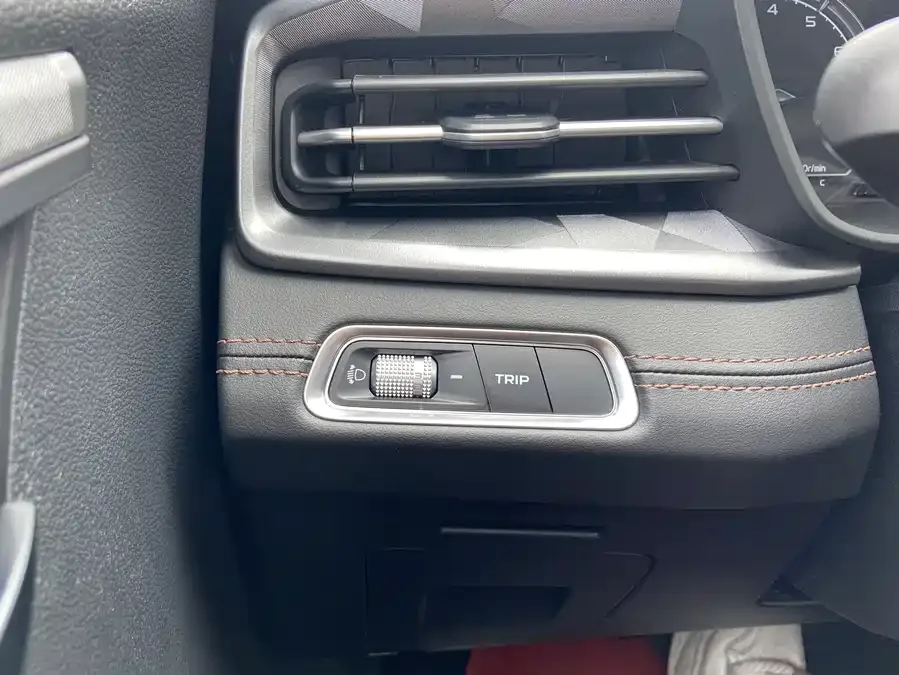 Geely Vision X6 Vision X6 2021 PRO 1.4T Automatic Premium Edition 2022 — миниатюра 4