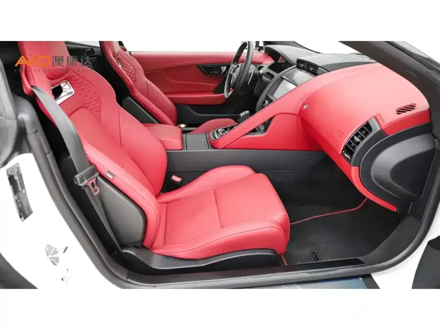 Jaguar F-Type 2024 P300 75th Anniversary Collection Hardtop Edition 2024 — миниатюра 5