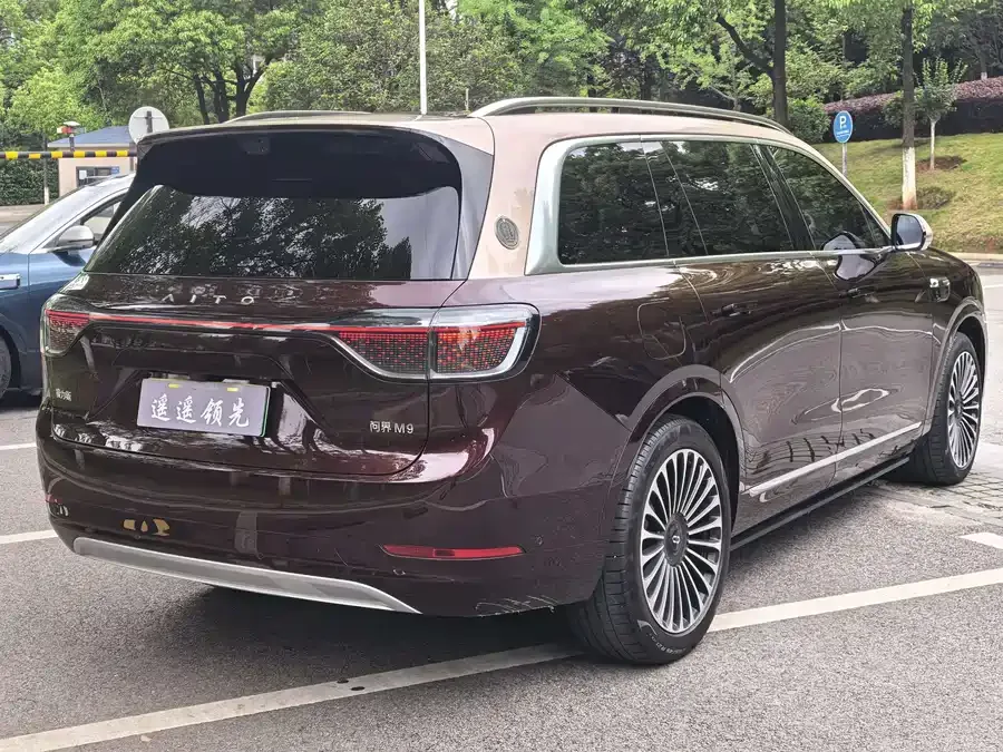 AITO M9 Wenjie M9 2025 Extended Range Ultra Edition 52kWh 5-Seat Version (192-line LiDAR) 2025 — миниатюра 2