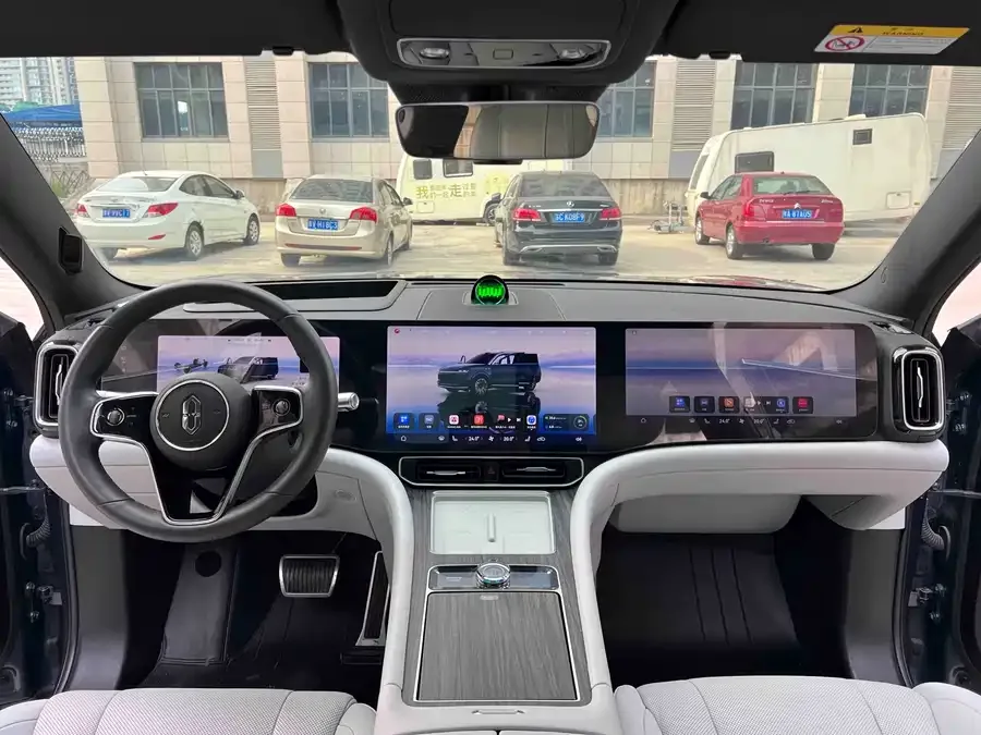 AITO M9 M9 2024 Extended Range Ultra Edition 52kWh 6-seater Edition 2024 — миниатюра 2