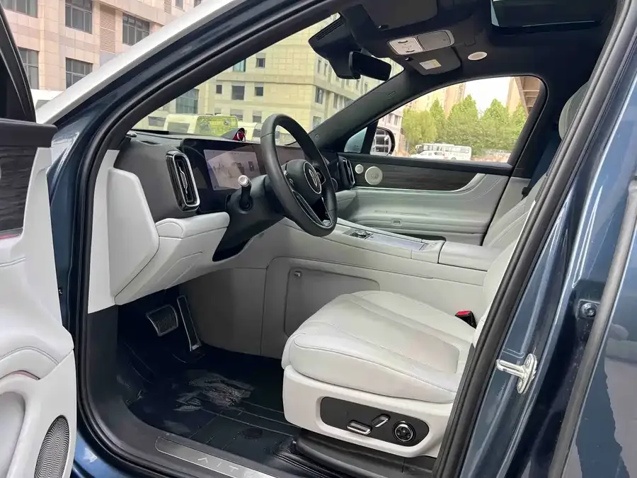 AITO M9 M9 2024 Extended Range Ultra Edition 52kWh 6-seater Edition 2024 — миниатюра 4