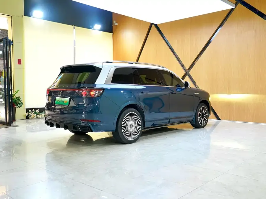 AITO M9 M9 2024 Extended Range Ultra Edition 42kWh 6-seater Edition 2024 — миниатюра 3