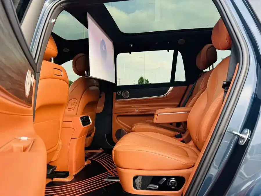 AITO M9 M9 2024 Extended Range Ultra Edition 42kWh 6-seater Edition 2024 — миниатюра 5