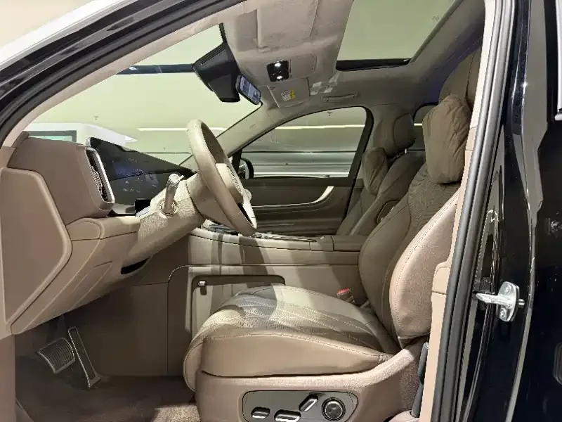 AITO M9 Wenjie M9 2025 Extended Range Ultra Edition 52kWh 6-Seat Version (192-line LiDAR) 2025 — миниатюра 2