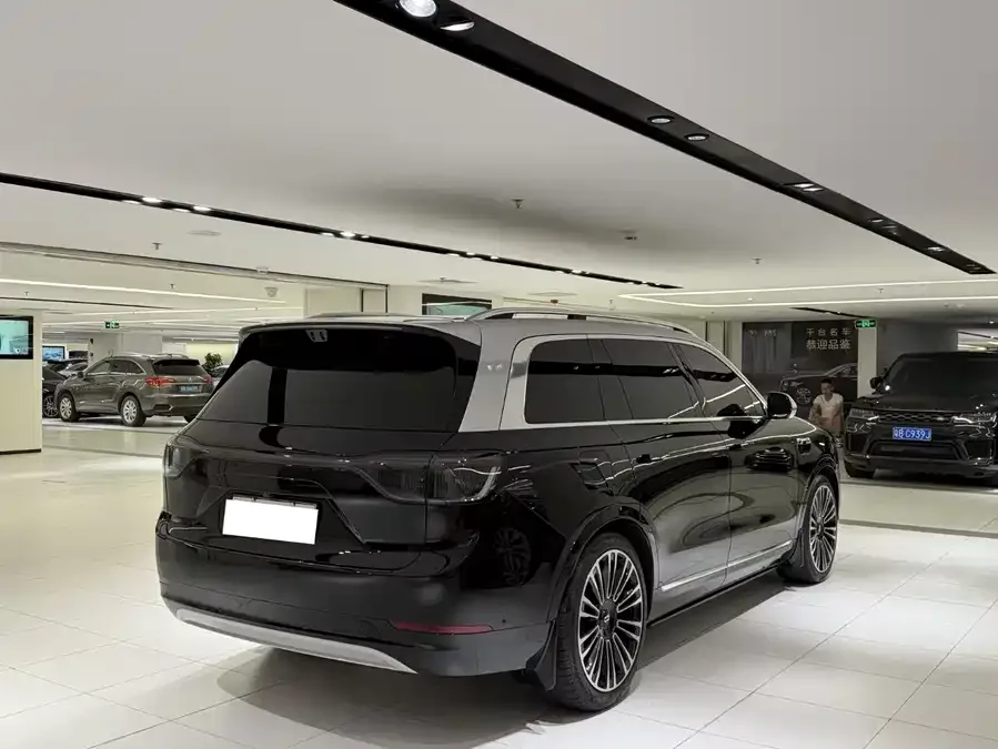 AITO M9 Wenjie M9 2025 Extended Range Ultra Edition 52kWh 6-Seat Version (192-line LiDAR) 2025 — миниатюра 3