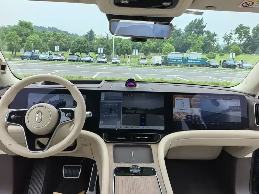 AITO M9 Wenjie M9 2025 Extended Range Ultra Edition 52kWh 6-Seat Version (192-line LiDAR) 2025 — миниатюра 4