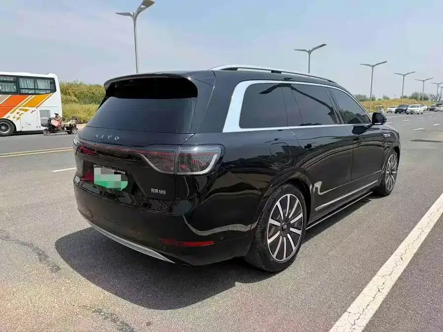 AITO M9 Wenjie M9 2024 Extended Range Max Edition 42kWh 6-seater Edition 2025 — миниатюра 4