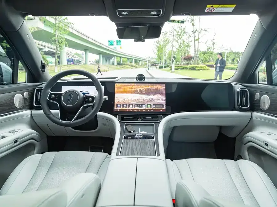AITO M9 M9 2024 Extended Range Ultra Edition 52kWh 6-seater Edition 2024 — миниатюра 2