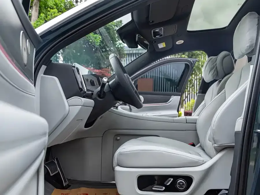 AITO M9 M9 2024 Extended Range Ultra Edition 52kWh 6-seater Edition 2024 — миниатюра 4