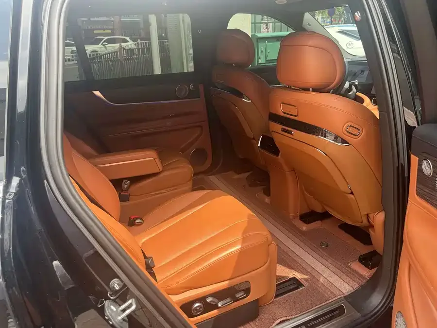 AITO M9 M9 2024 Extended Range Ultra Edition 42kWh 6-seater Edition 2024 — миниатюра 2