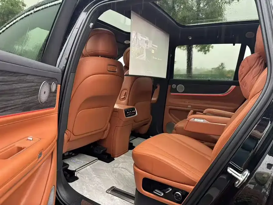 AITO M9 M9 2024 Extended Range Ultra Edition 42kWh 6-seater Edition 2024 — миниатюра 3